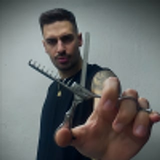 Ο Βαβούρας, barber στο 808 EIGHT OH EIGHT